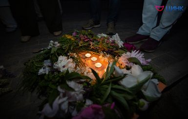 Ранним утром в «Парке – Кольцово» на воду спустили венки с зажжёнными свечами